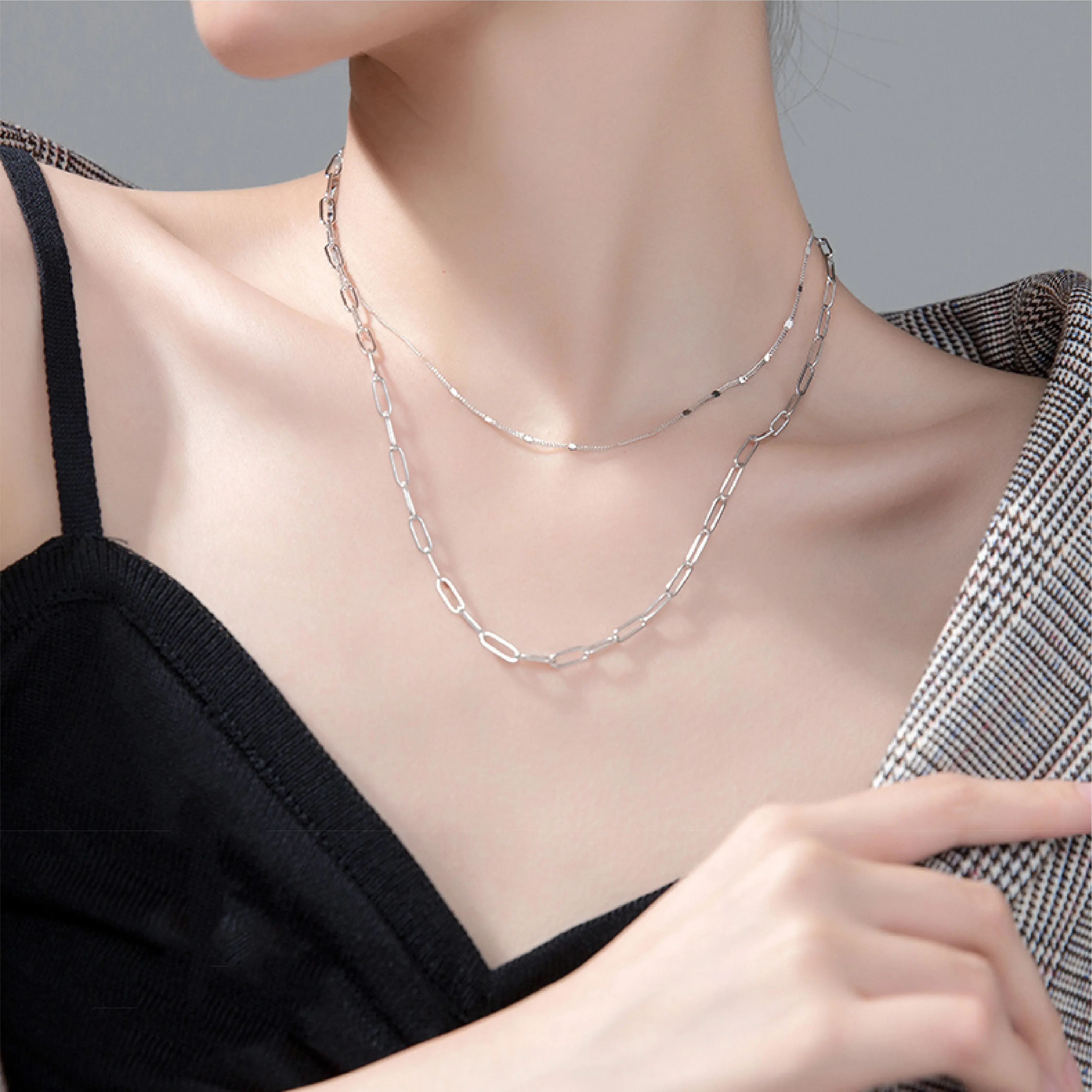 Double Layer Geometric Necklace.