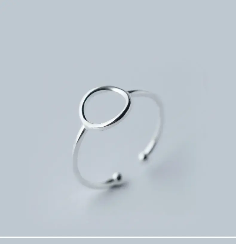 Classic Round Ring.